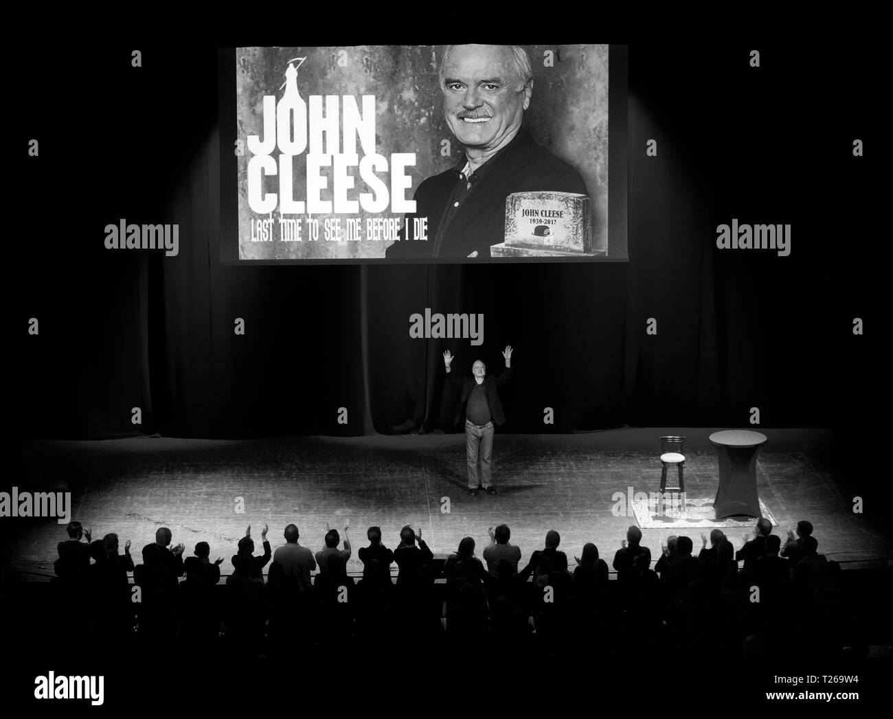 John cleese Black and White Stock Photos & Images - Alamy