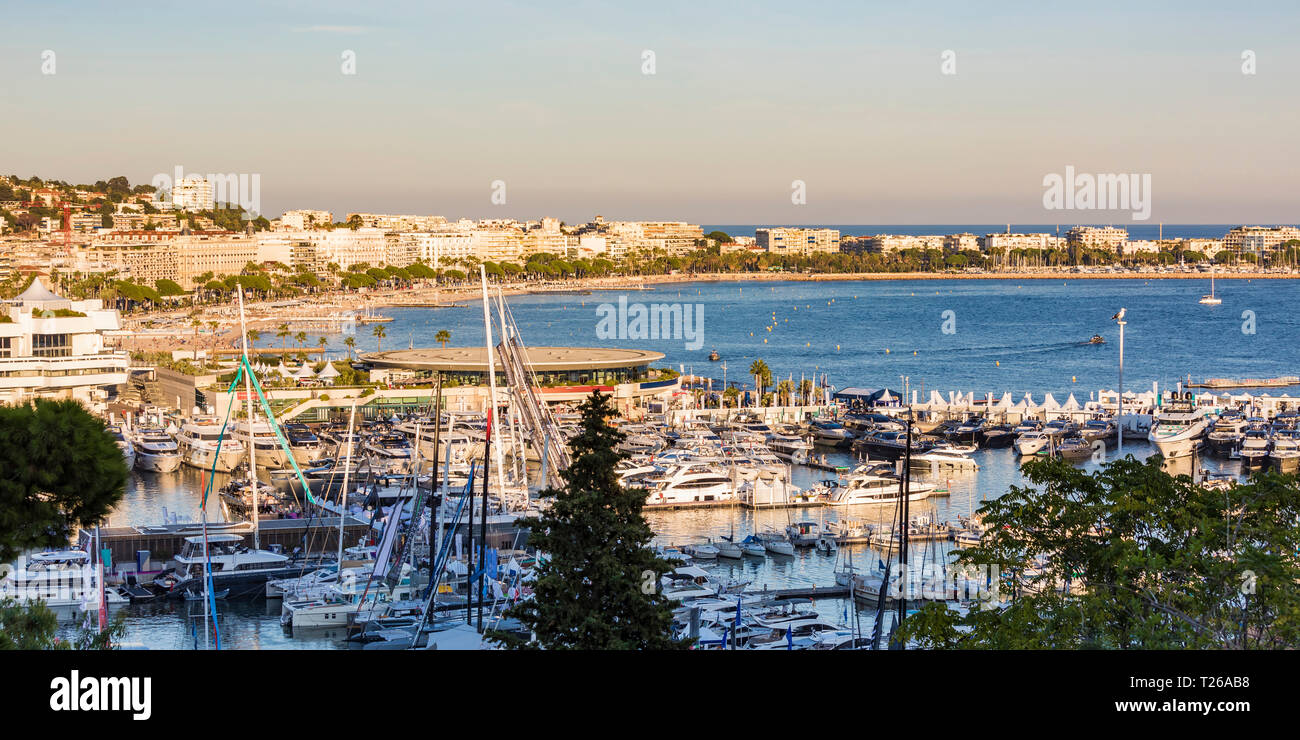 France, Provence-Alpes-Cote d'Azur, Cannes,  Croisette, Boulevard de la Croisette and Marina Stock Photo