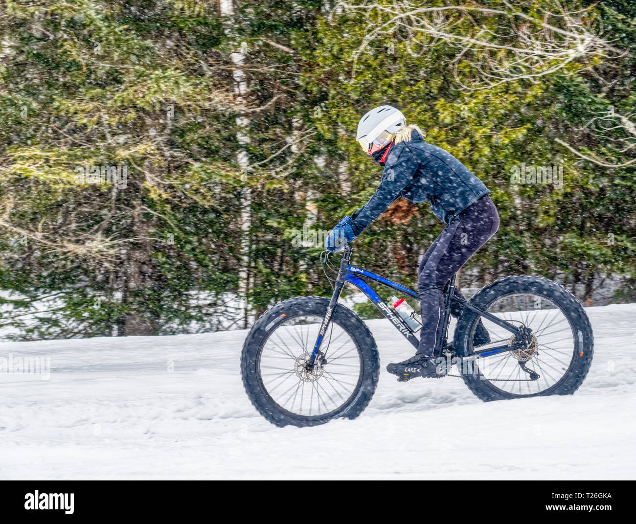 Fatbike snow hires stock photography and images Alamy