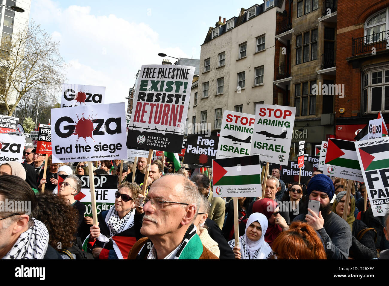 London, UK. 30th March 2019. Hundreds of pro-Palestian Students Rally for Palestine: Exist! Resist! Return! rally demand Stop Arming Israel and Gaze - End the Siege outside Israeli Embassy, Kensington High Street Credit: Picture Capital/Alamy Live News Stock Photo