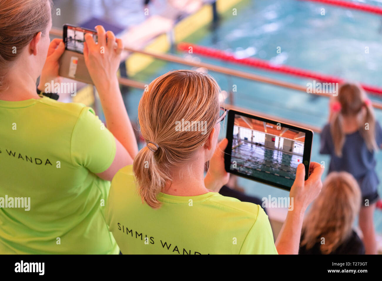 Sea swim races hi-res stock photography and images - Alamy