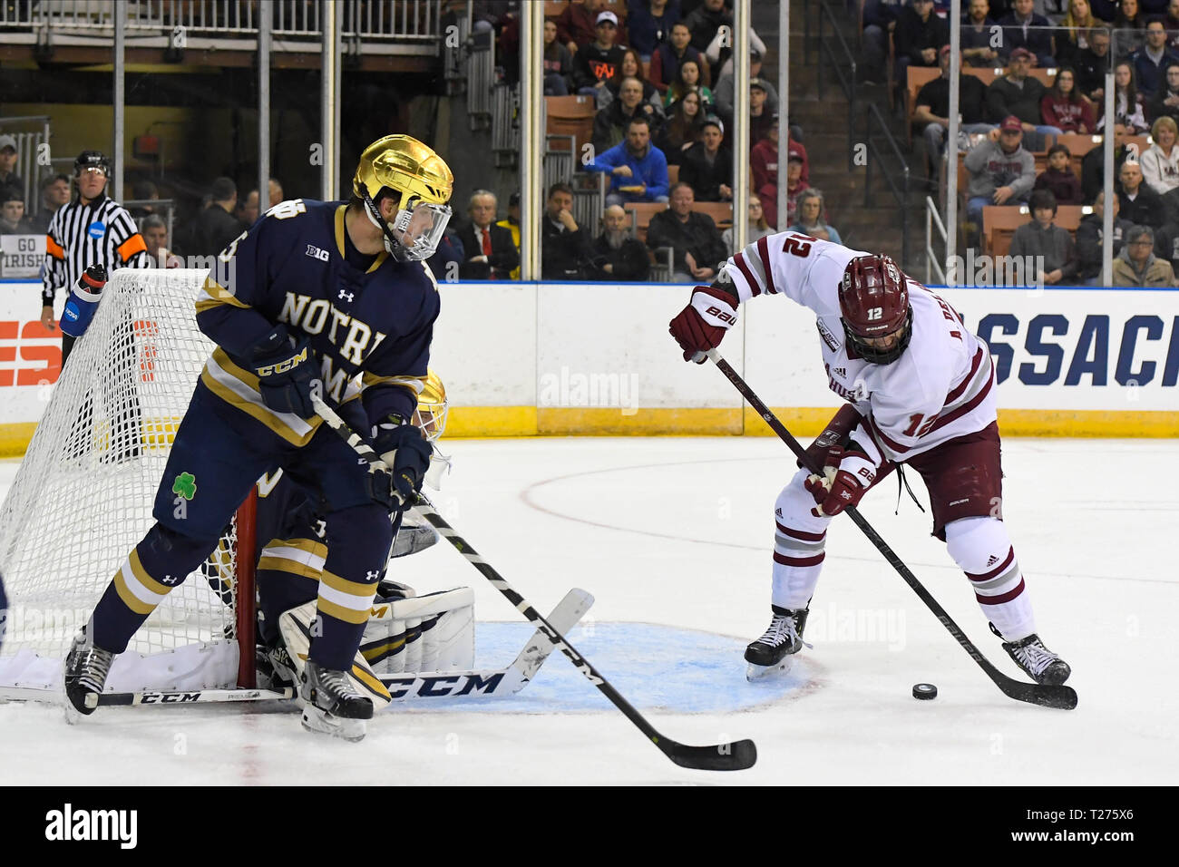 Ice hockey lines hires stock photography and images Alamy