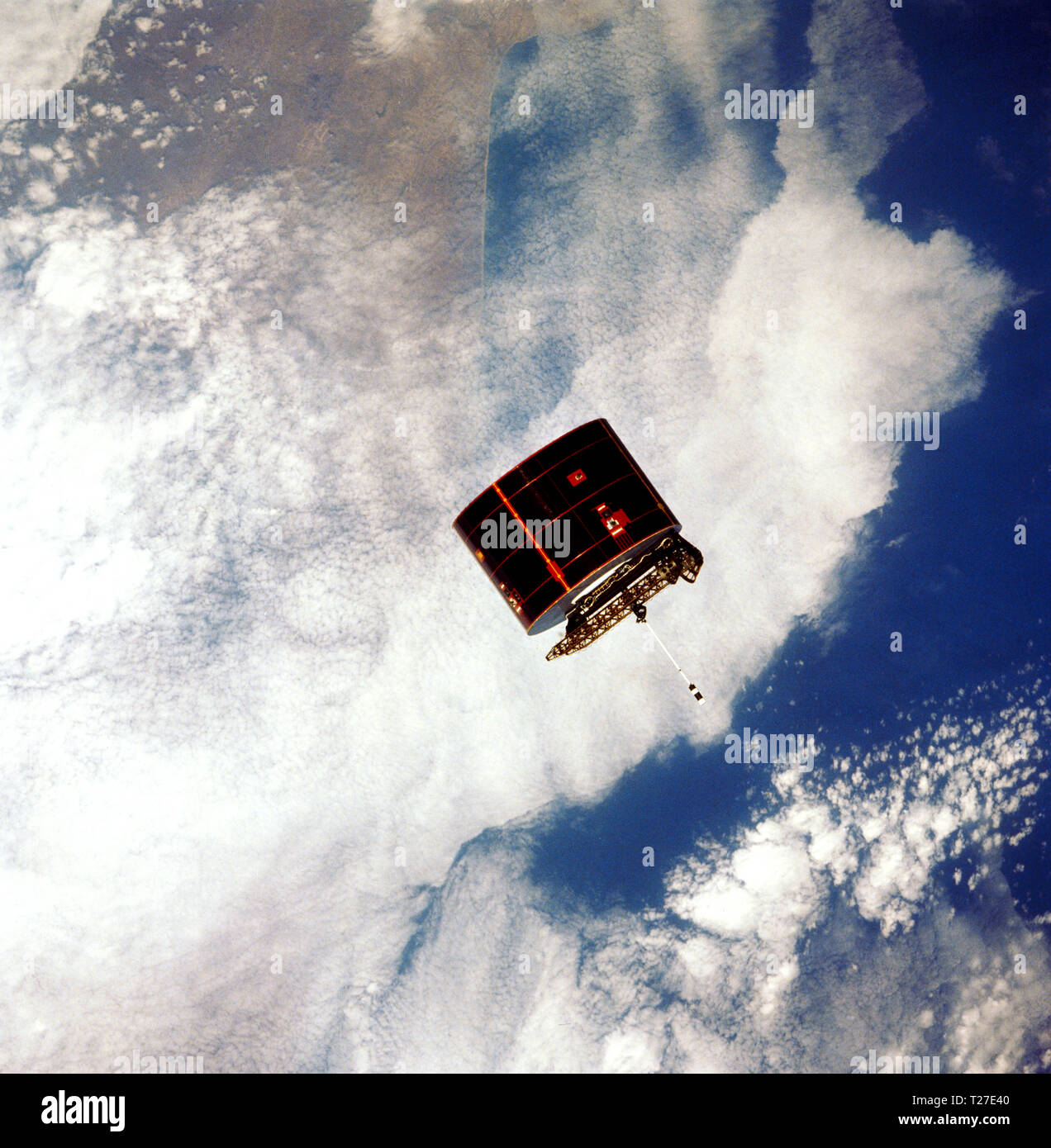 Syncom satellite hi-res stock photography and images - Alamy