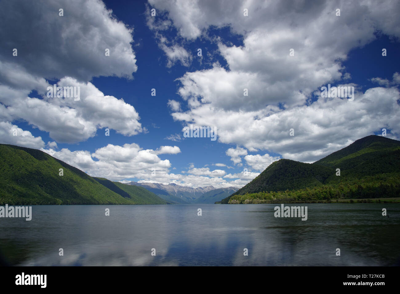 Lake Rotoroa, view up the lake from the car park and boat jetty, Nelson  Lakes National Park, New Zealand Stock Photo - Alamy