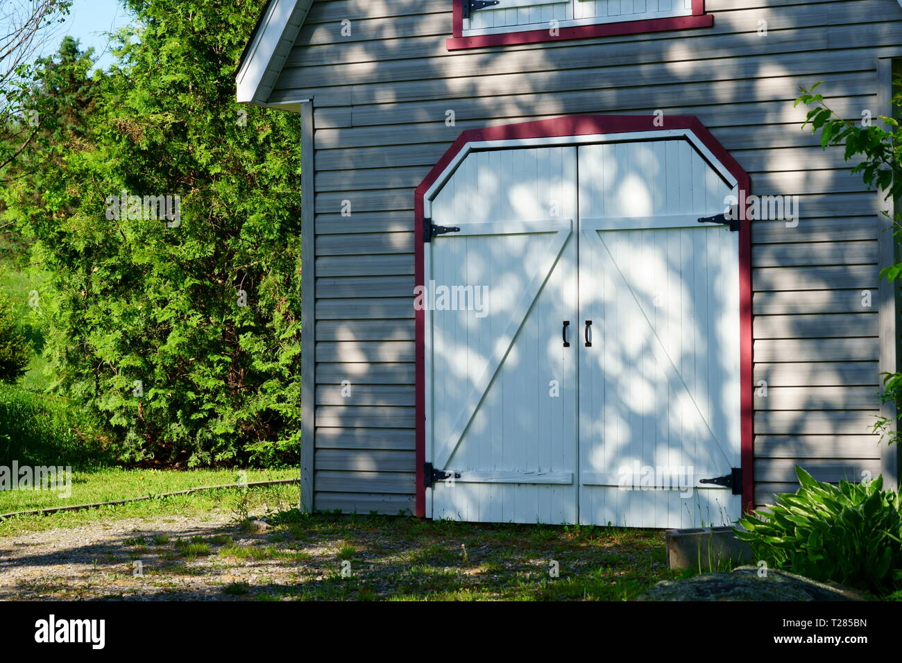 White Barn Door High Resolution Stock Photography and Images Alamy