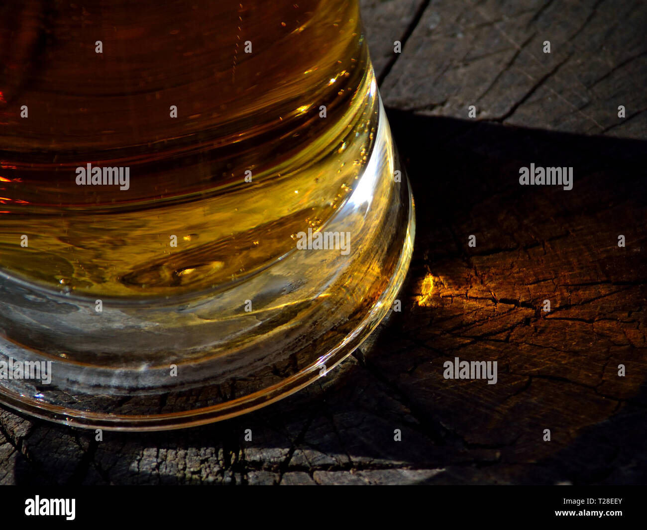 Mug glass of light beerbeer-background, beer-wallpaper Stock Photo - Alamy