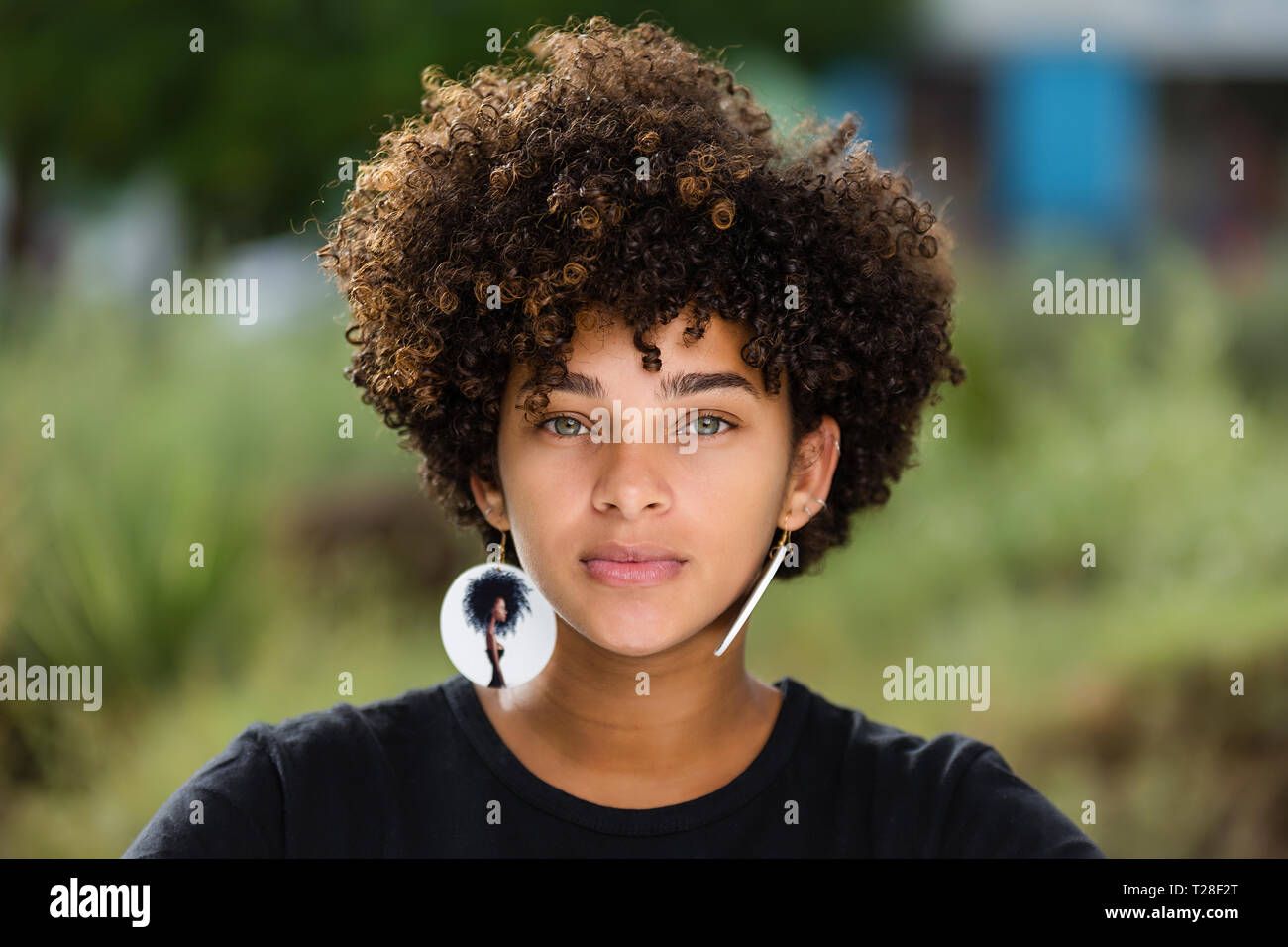 Outdoor portrait of a Young black African American woman Stock Photo ...
