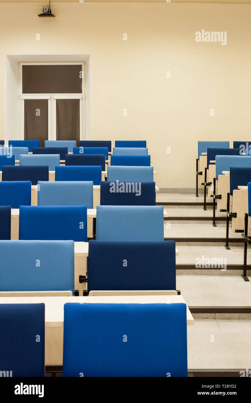 Auditorium lecture theatre seating hires stock photography and images