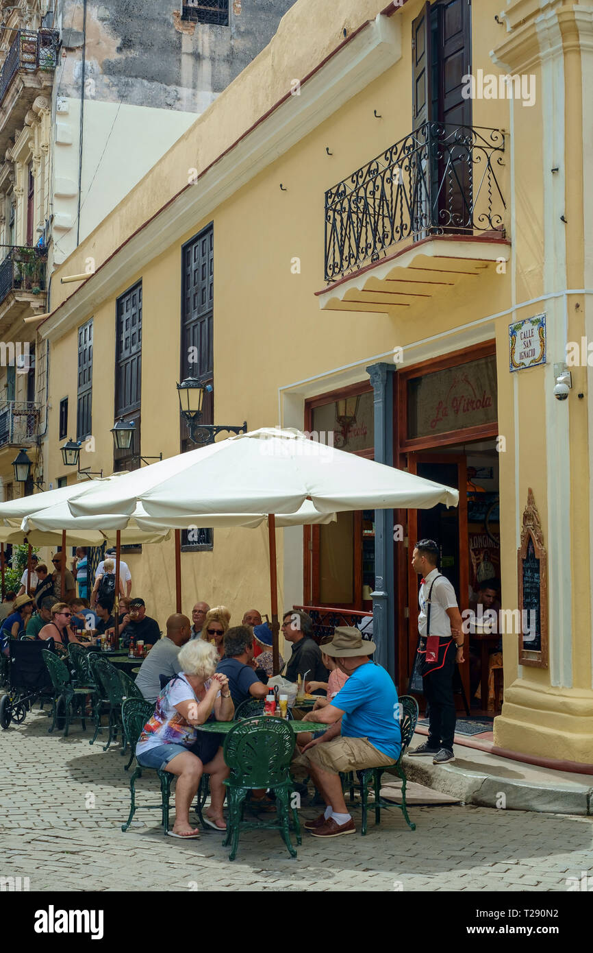 Cafe in plaza hi-res stock photography and images - Alamy