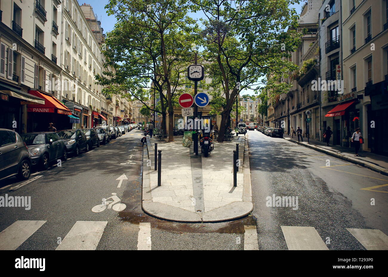PARIS, FRANCE. LEAFY STREETS JUNCTION OF RUE RAVIN