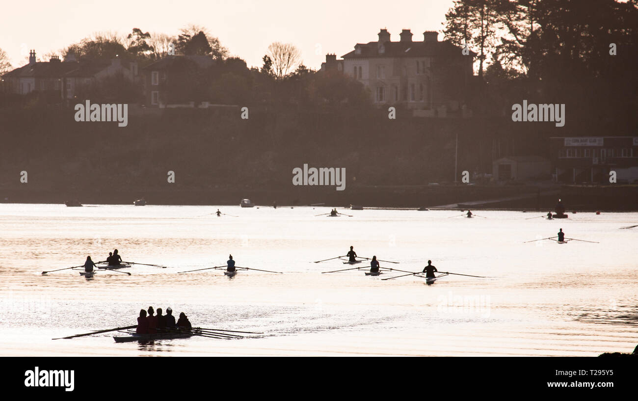 Girls rowing boat hi-res stock photography and images - Alamy