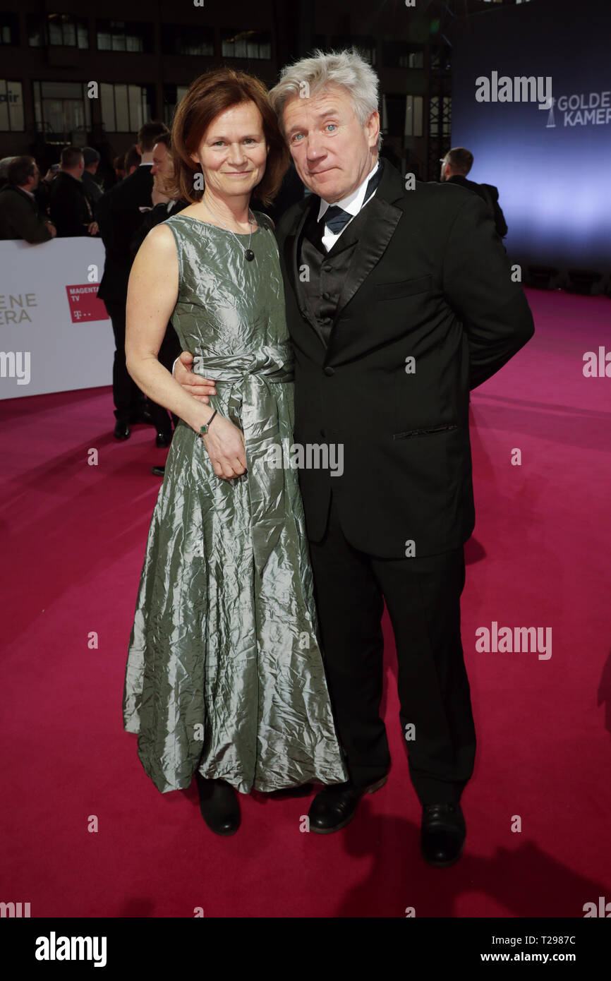 Berlin, Germany. 30th Mar, 2019. Jörg Schüttauf, actor, and his wife Martina Beeck attend the award ceremony for the Golden Camera. Credit: Christoph Soeder/dpa/Alamy Live News Stock Photo