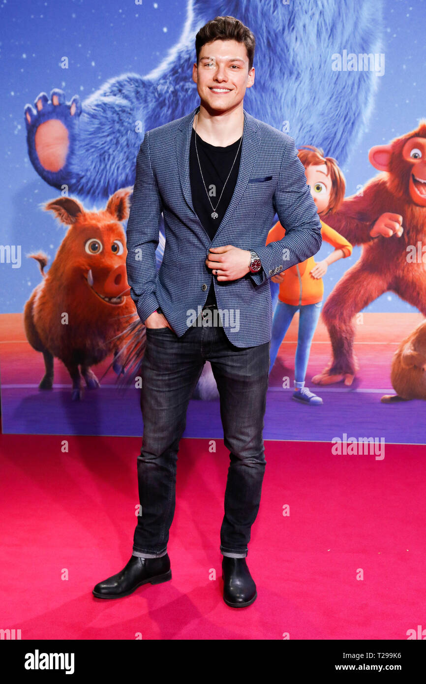 Lion Wasczyk Nackt