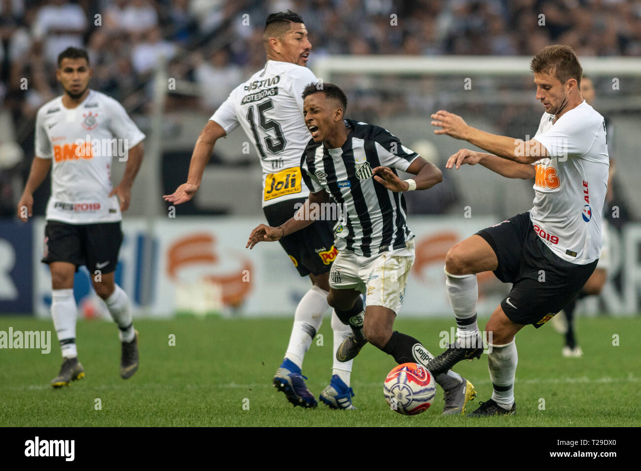 Sao Paulo Sp 31 03 19 Corinthians X Santos Rodrygo Do Santos And Henrique Do Corinthians During The Match Between Corinthians Vs Santos Valid For The Semi Final Of The Paulista 19