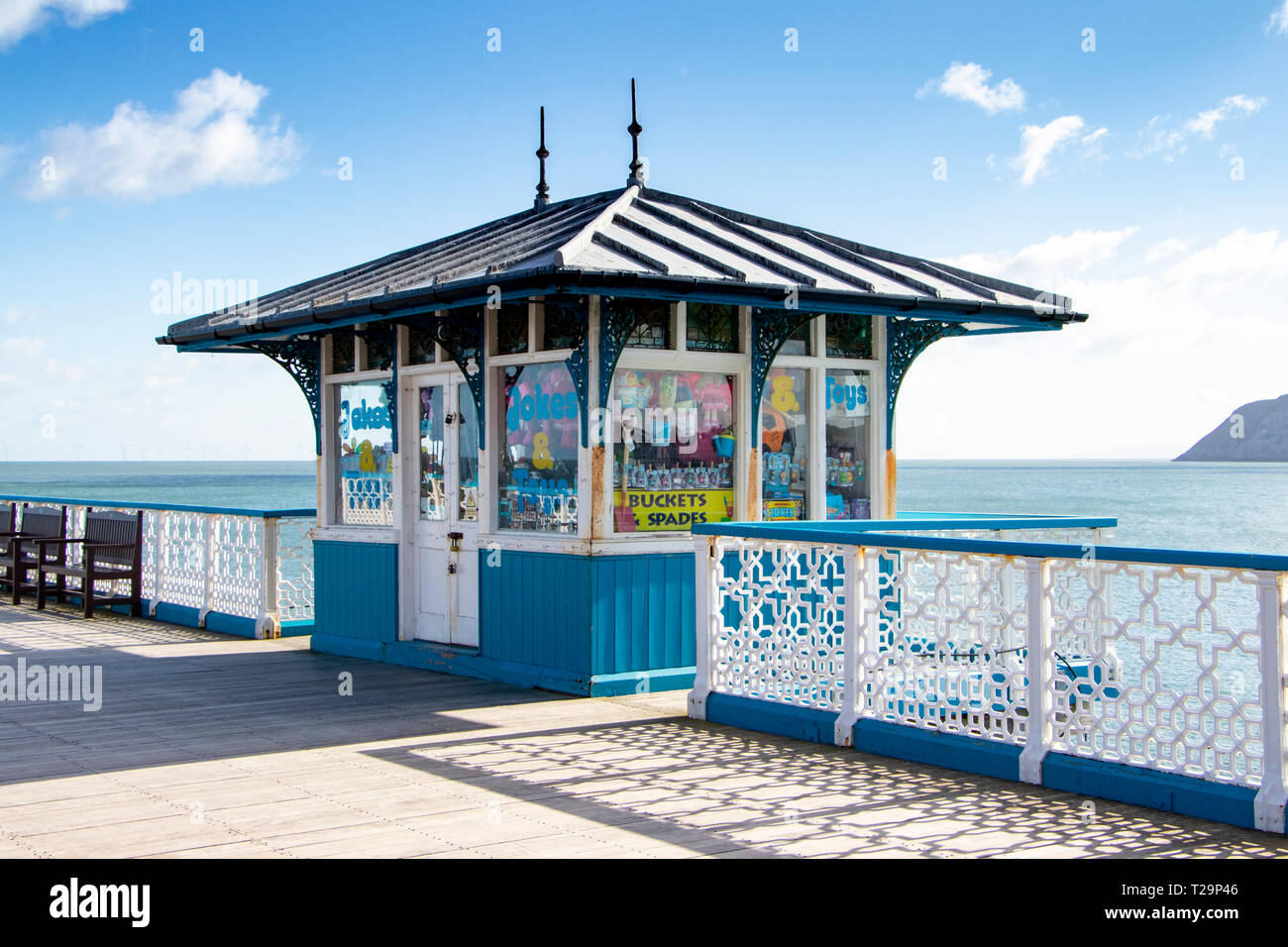 ornate shop on Llandudno victorian pier North Wales Stock Photo Alamy