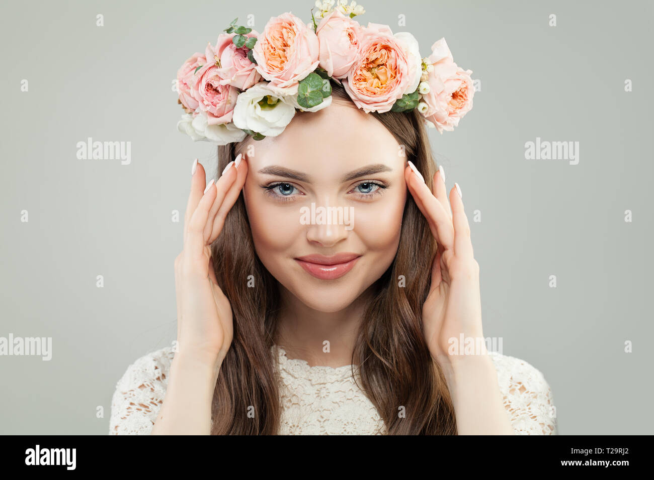 Summer Beauty Portrait Of Pretty Model Woman With Brown Hair Natural Makeup And Pink Flowers Beautiful Female Face Stock Photo Alamy Summer Beauty Portrait Of Pretty Model Woman With Brown Hair Natural Makeup And Pink Flowers Beautiful Female Face Stock Photo Alamy