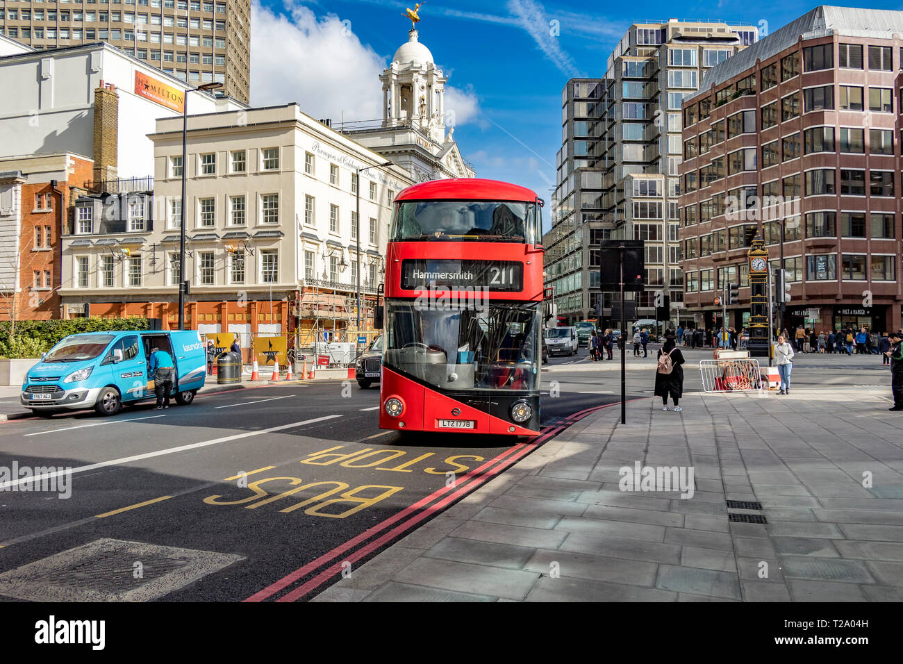 London Bus 211 on it's way to Hammersmith at Victoria St, London SW1 Stock Photo