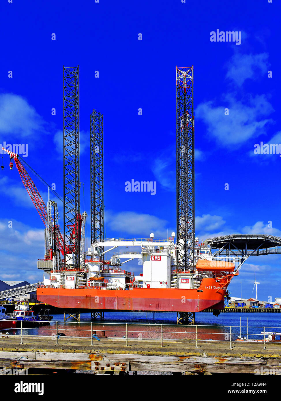Drilling rig in docks hi-res stock photography and images - Alamy