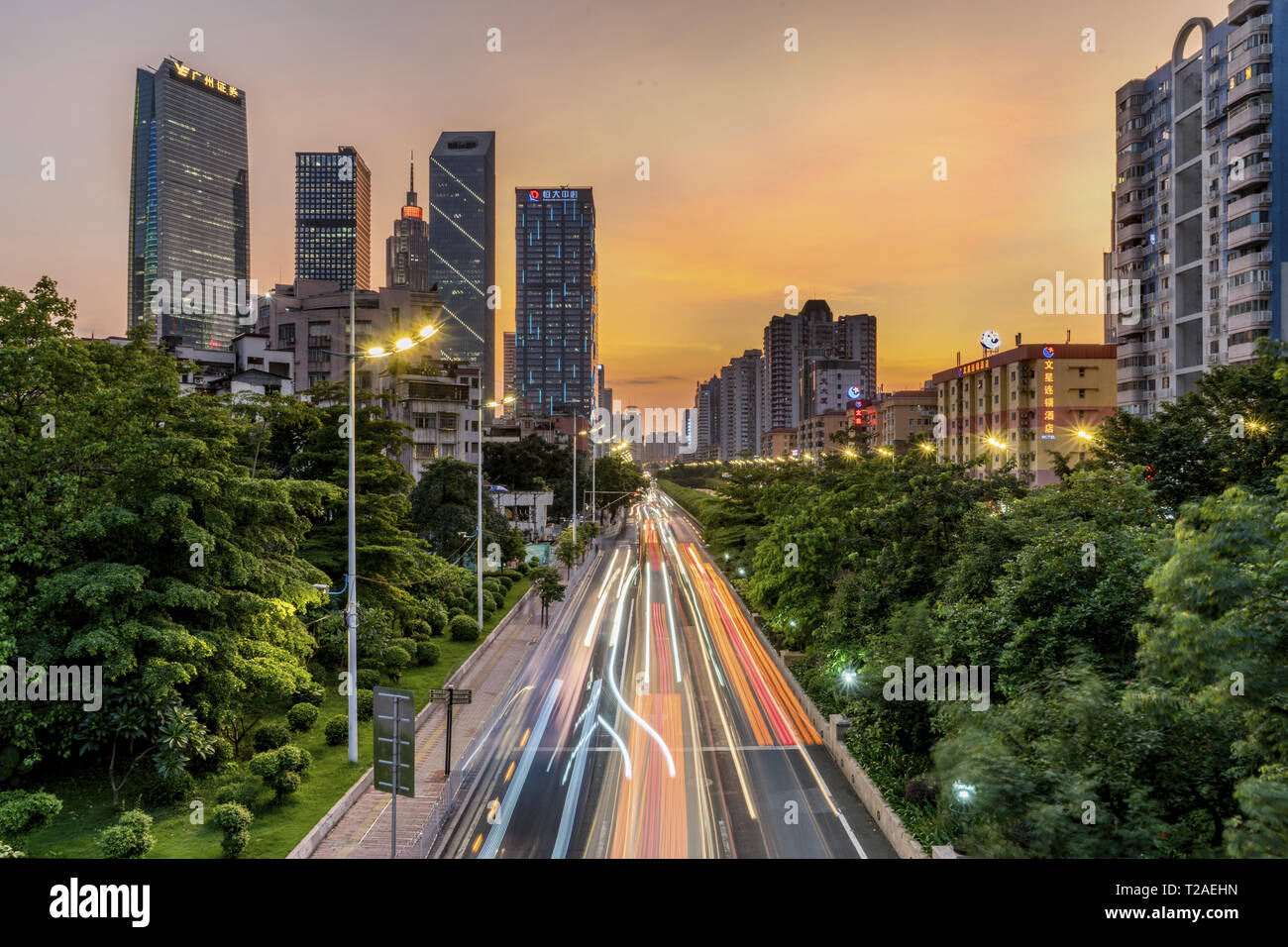 Cityview and road hi-res stock photography and images - Alamy