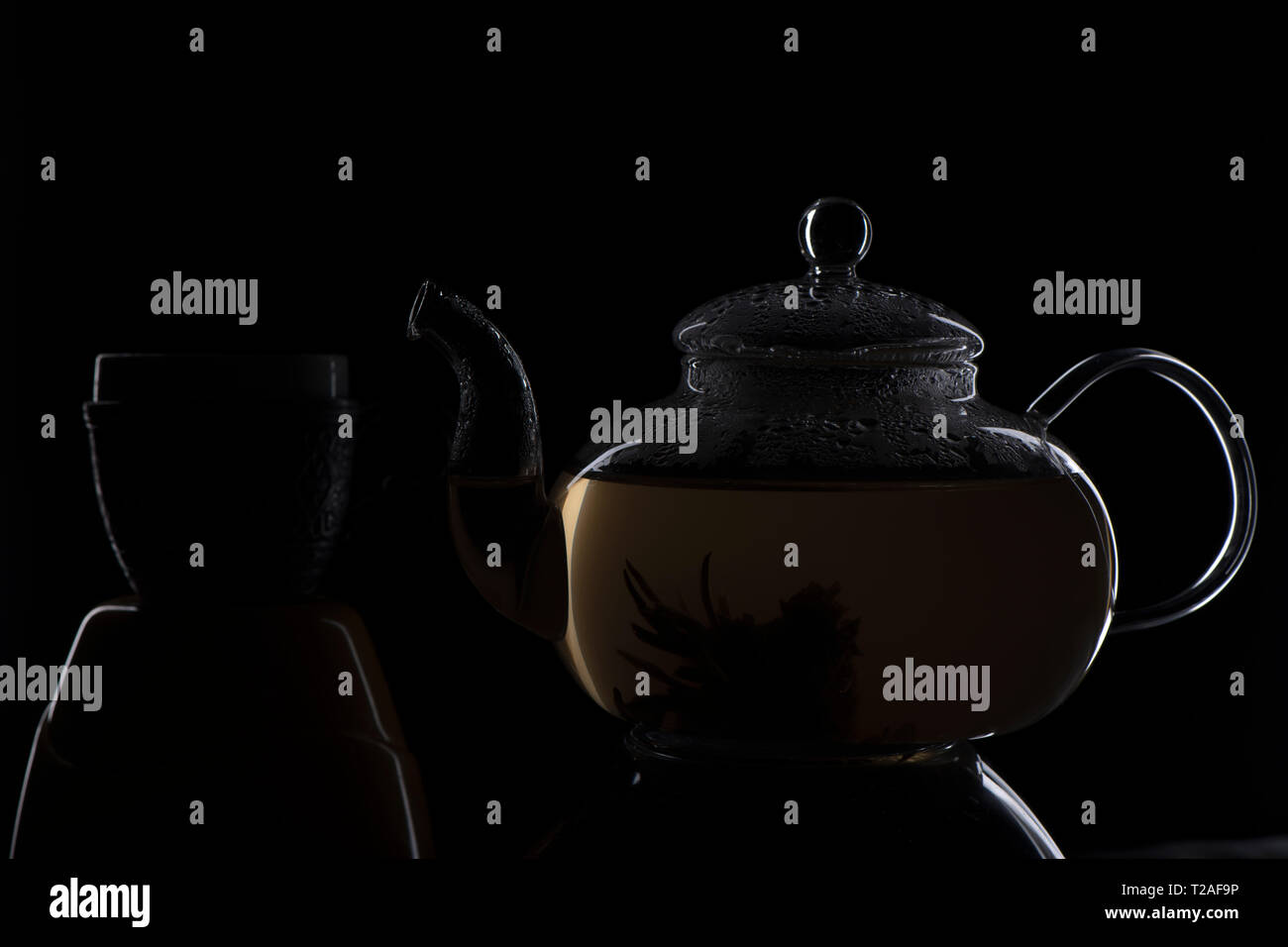 Glass pot boiling water hi-res stock photography and images - Alamy