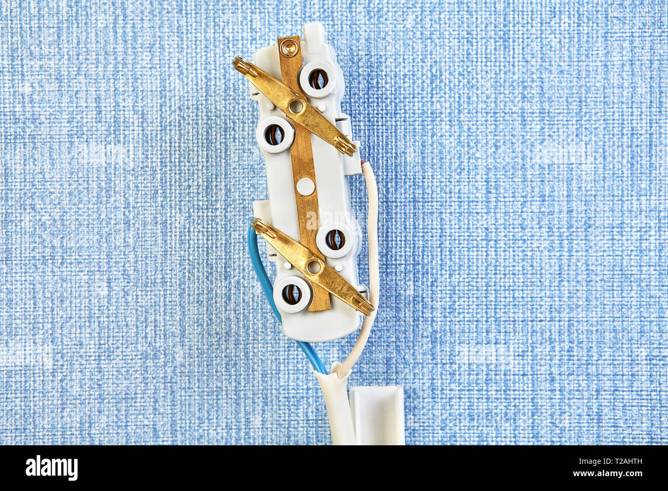 Electrical receptacle wire connections, installation of wall outlet