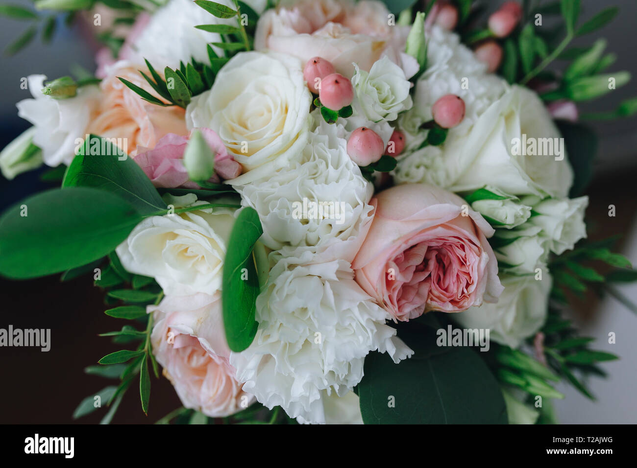 Flower bouquet studio shot hi-res stock photography and images - Alamy
