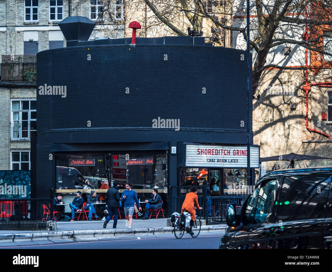 Shoreditch Cafe - the iconic Shoreditch Grind Cafe on London's Silicon Roundabout / Old Street Roundabout Stock Photo