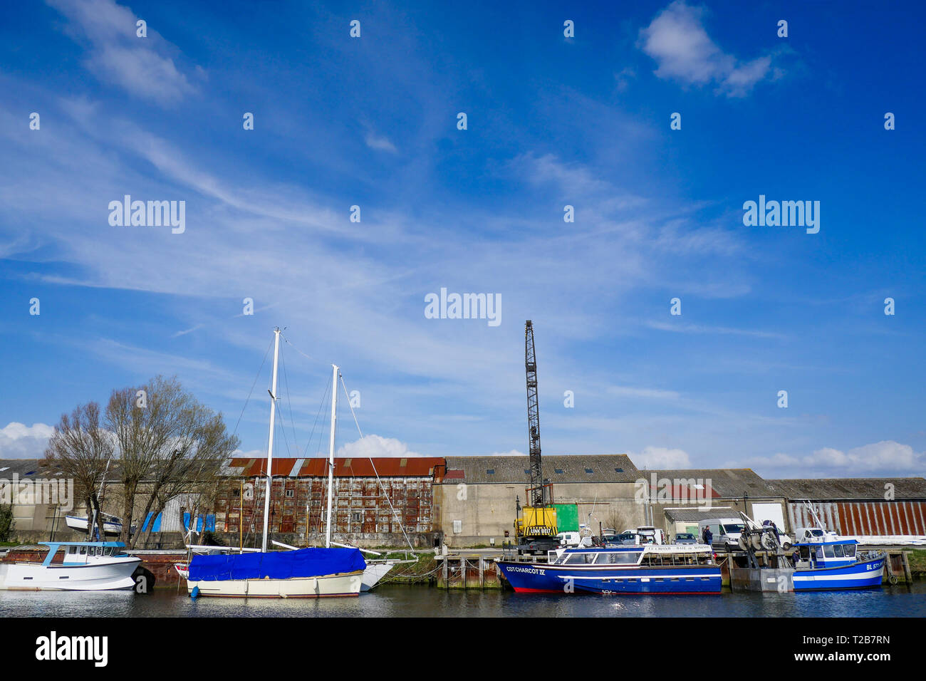 river-harbor-saint-valery-sur-somme-bay-of-somme-somme-haut-de