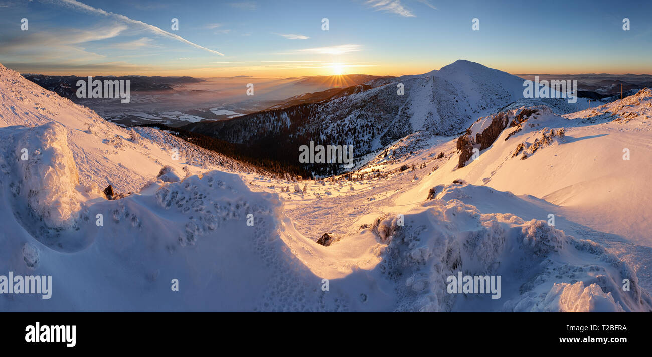 White mountains winter hi-res stock photography and images - Alamy