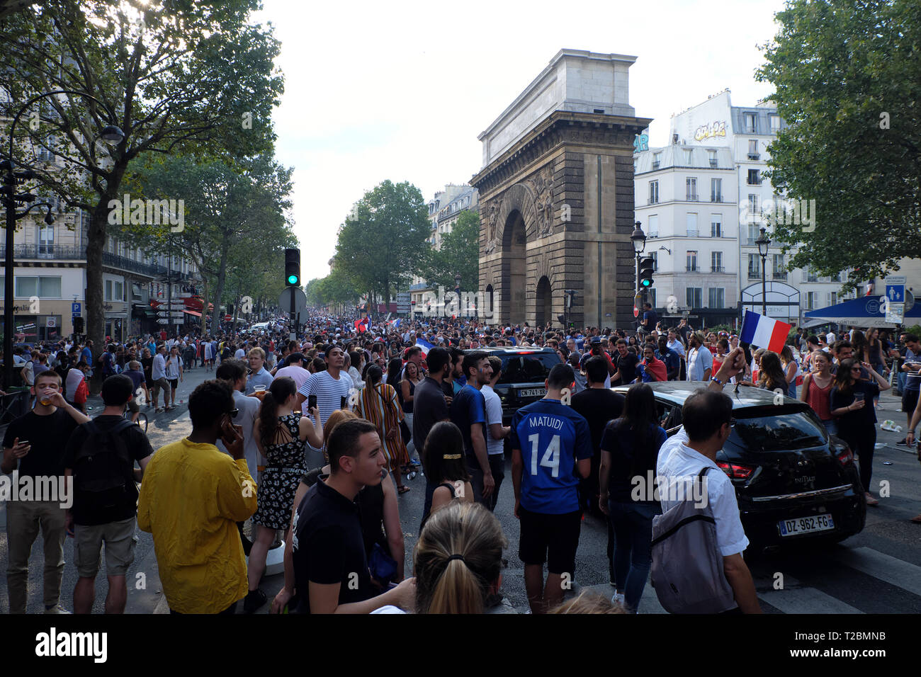 Paris rue saint martin hi-res stock photography and images - Alamy