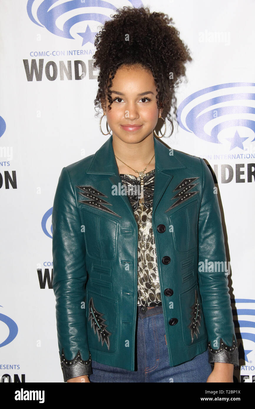 [REQUEST] Sofia Wylie promotes "Marvel Rising" at WonderCon 2019 on Day 2 - March 31, 2019