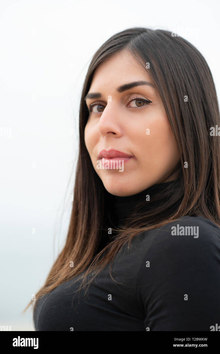 Women 20s looking at camera hi-res stock photography and images - Alamy