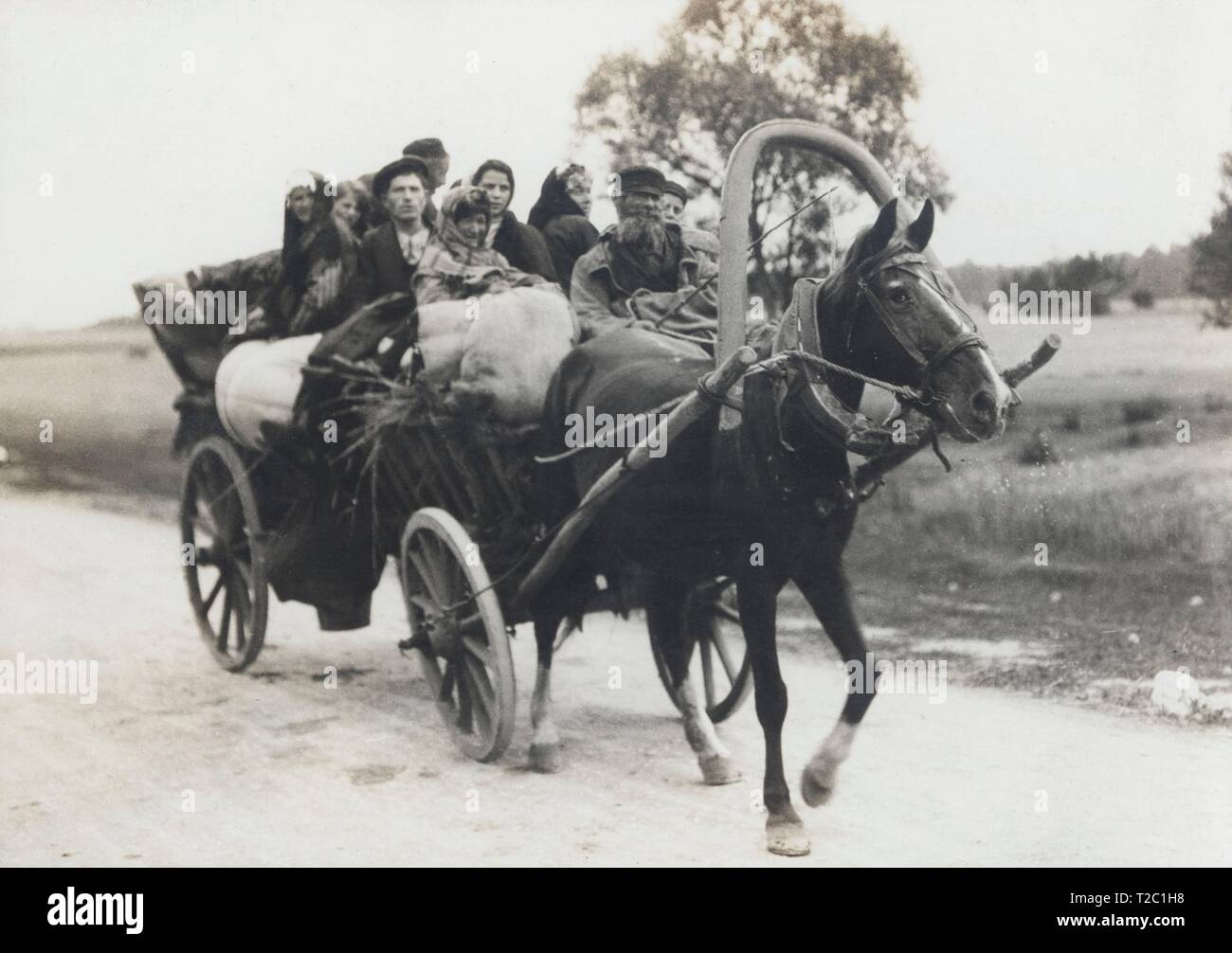 Europa. Primera guerra mundial (1914-1918). Refugiados judíos de Galitzia abandonan Rusia ante el avance del ejército alemán. Año 1915. Stock Photo