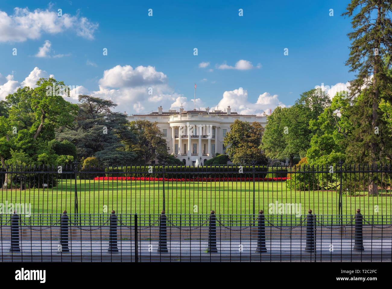 The White House in Washington DC with beautiful blue sky at summer sunny day. Stock Photo