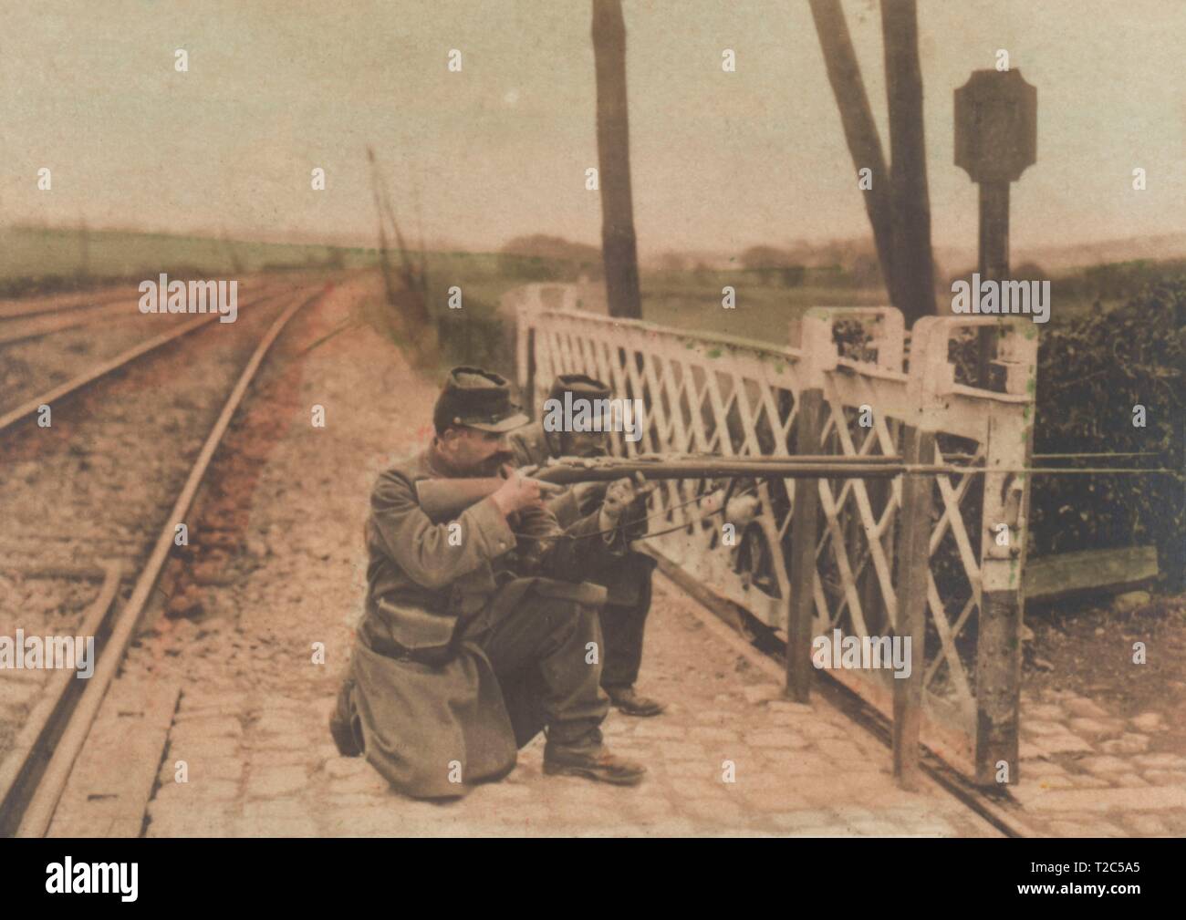 Primera guerra mundial (1914-1918). Patrulla francesa custodiando el ferrocarril. Stock Photo