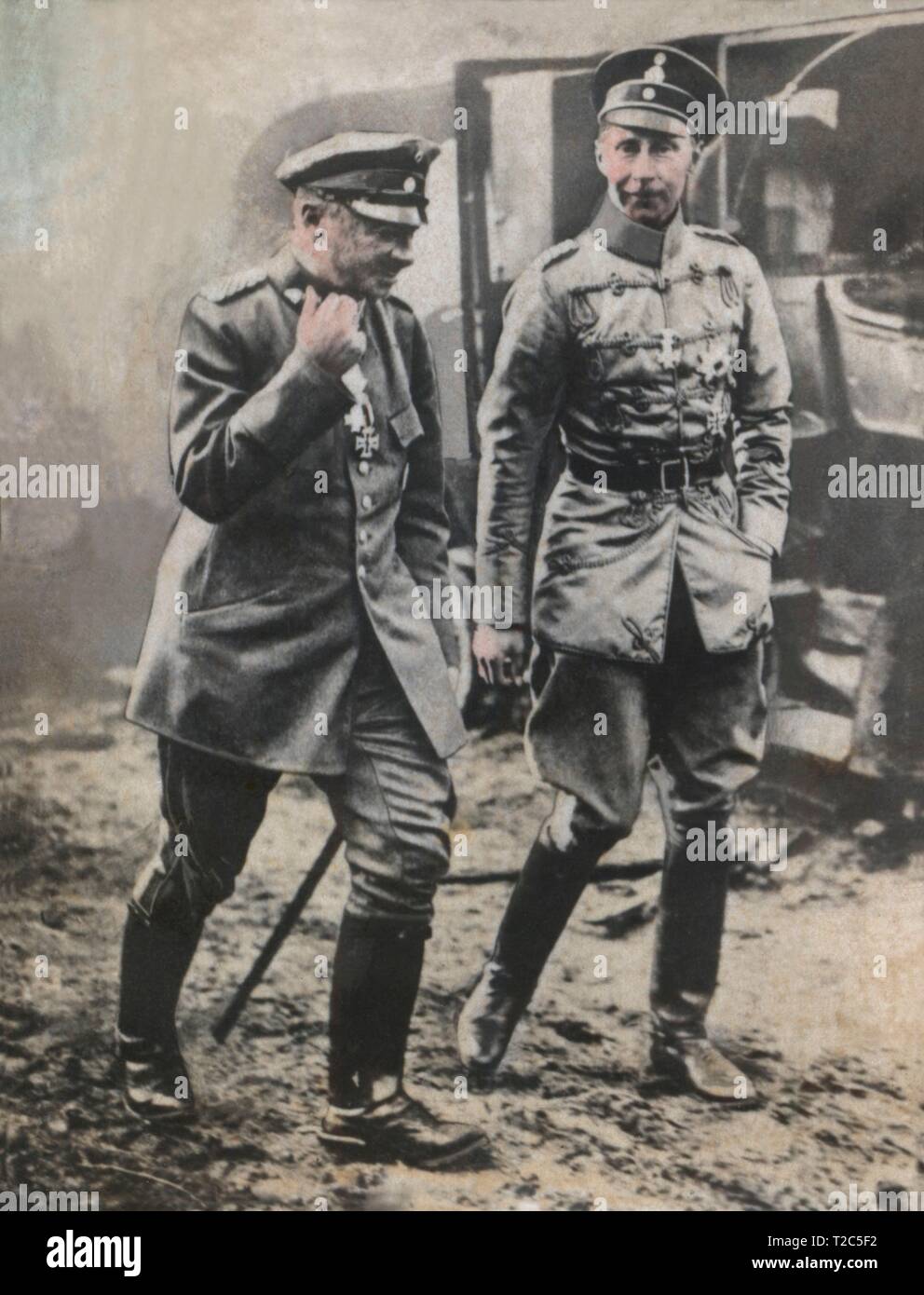 Primera guerra mundial (1914-1918). El kaiser Guillermo II de Alemania (1888-1918) y el rey Federico Augusto III de Sajonia (1865-1932) en campaña. Stock Photo