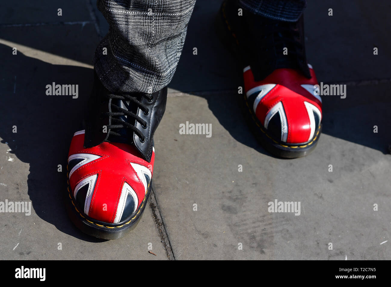 union jack crocs