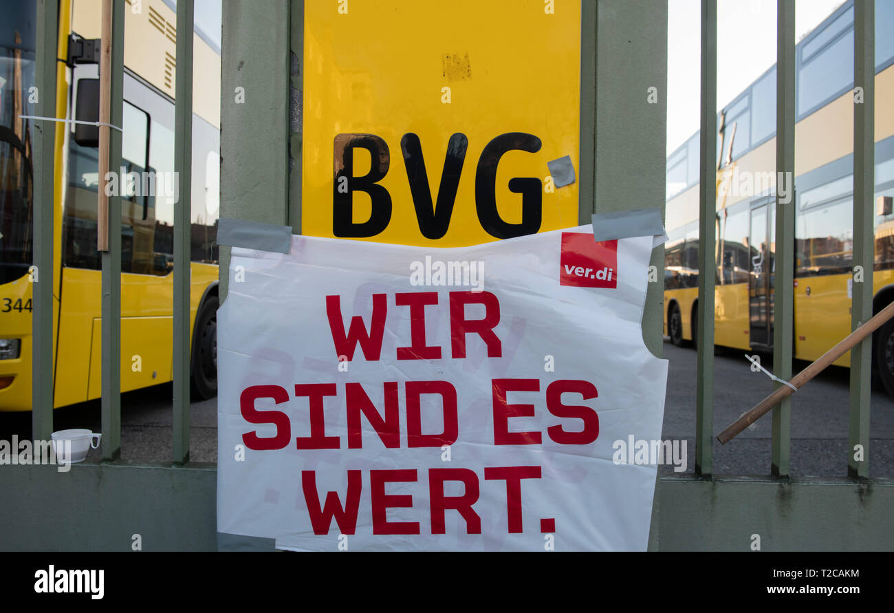 Berlin Germany 01st Apr 2019 A Verdi Services Union Banner