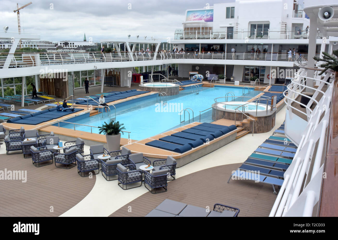 Tui Holidays Stock Photos Tui Holidays Stock Images Page