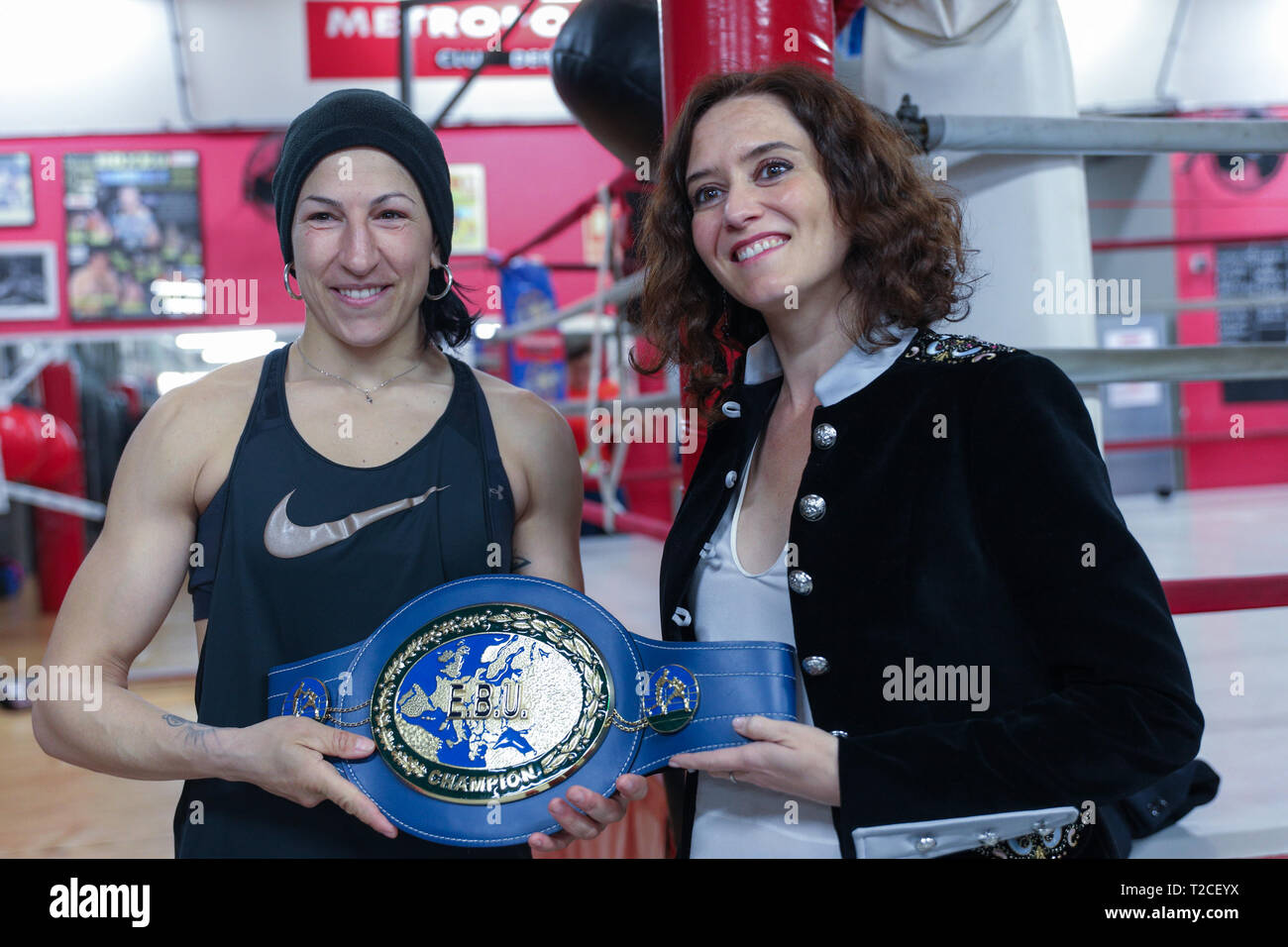 Madrid, Spain. 01st Apr, 2019. The Popular Party (PP) Candidate for the Presidency of the Community of Madrid, Isabel Diaz-Ayuso(R), visits the European boxing champion, Miriam Guitierrez(L). Credit: Jesús Hellin/Alamy Live News Stock Photo
