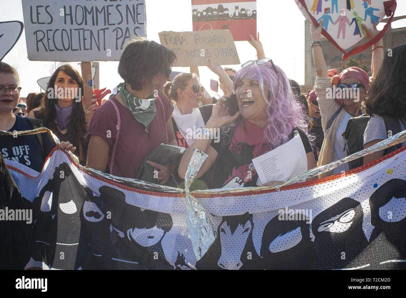 Verona, Veneto, Italy. 30th Mar, 2019. Protesters seen holding placards during the protest.The Italian Women organization Non Una di Meno called for a march against the thirteenth 'World Congress of Families'' (WCF) in Verona. The WCF gathers several representatives of 'pro-life movements'' in Europe and abroad, personalities from the religious world against abortion and it's reportedly connected to far-rights movements. Non Una di Meno and other associations protest against the WCF's positions against abortion, homosexuality and their aims to write a global agenda and politics o Stock Photo