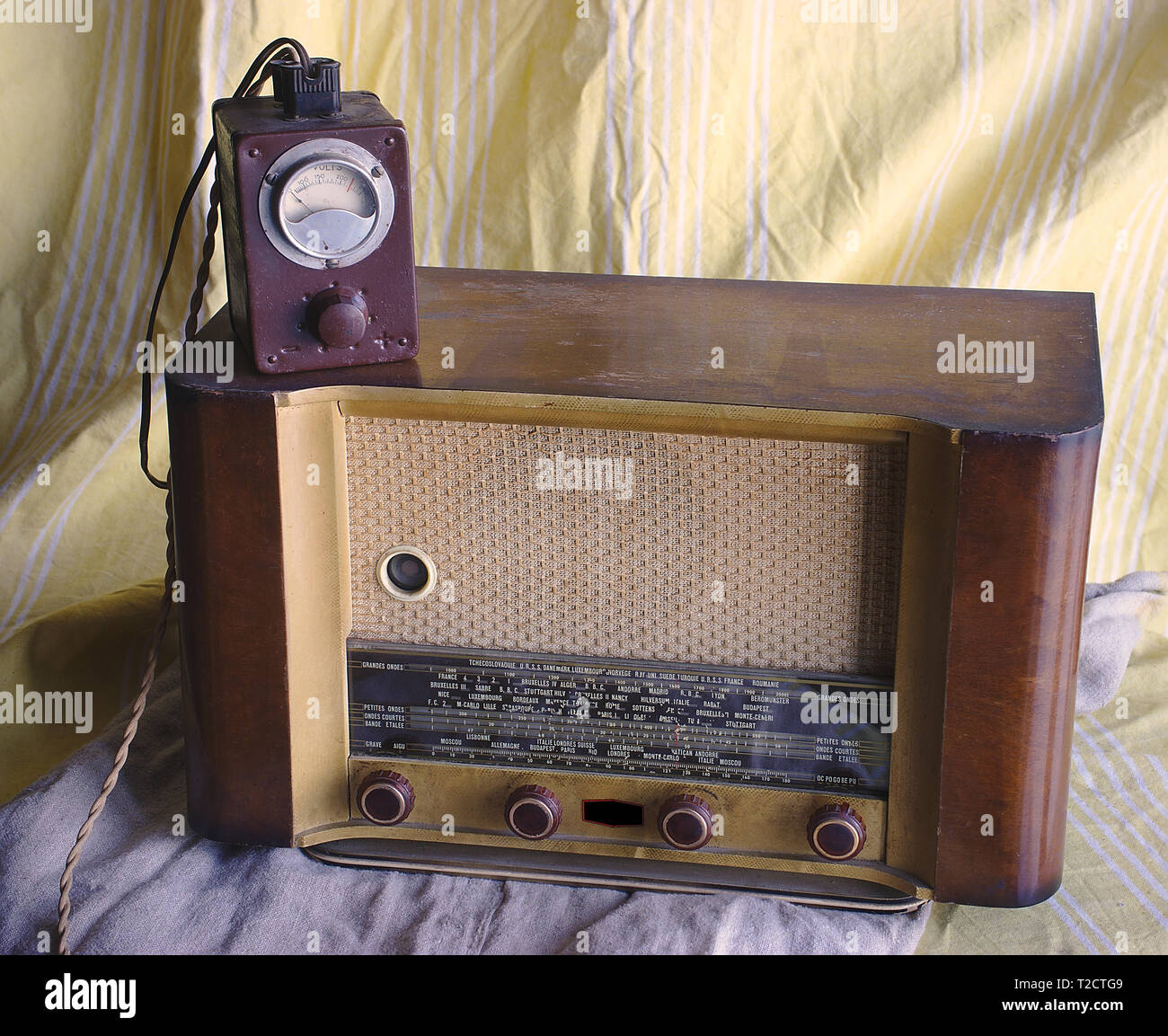 vintage radio set (TSF) LIRAR model Consul Stock Photo - Alamy