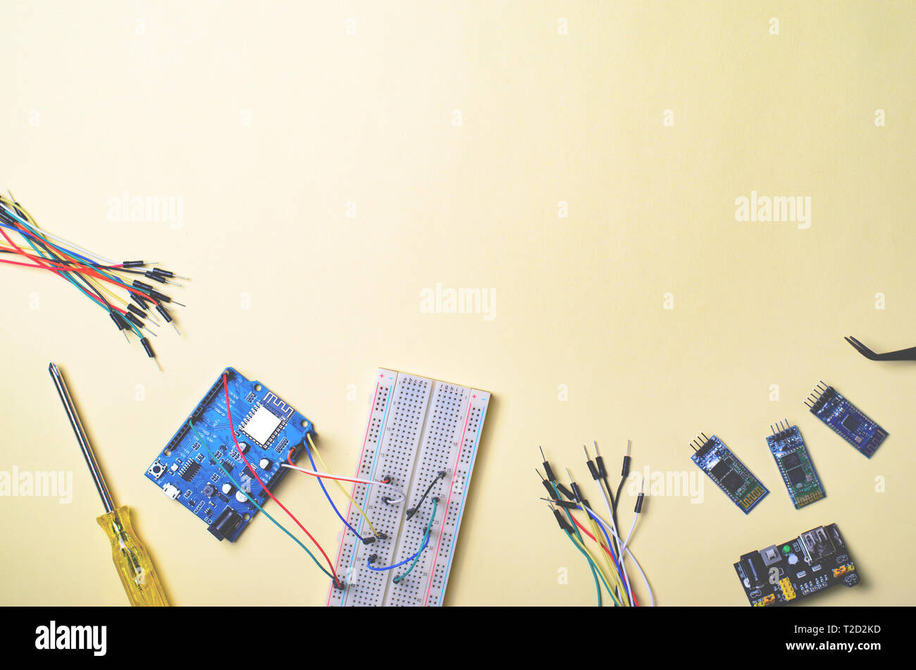 Microcontroller projects hi-res stock photography and images - Alamy