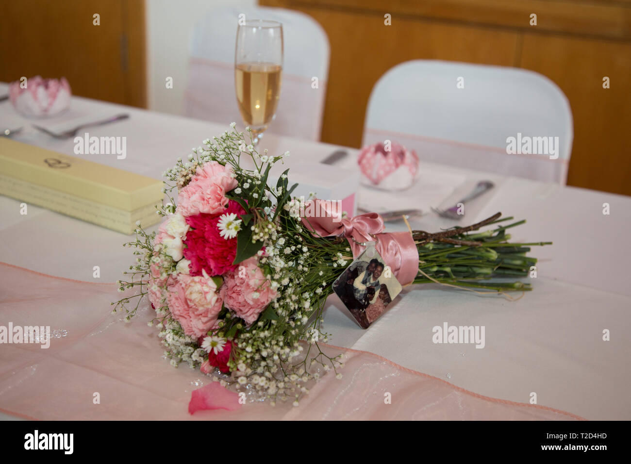 Wedding Day flowers, real flowers arrange for the wedding day of the bride and groom, flowers