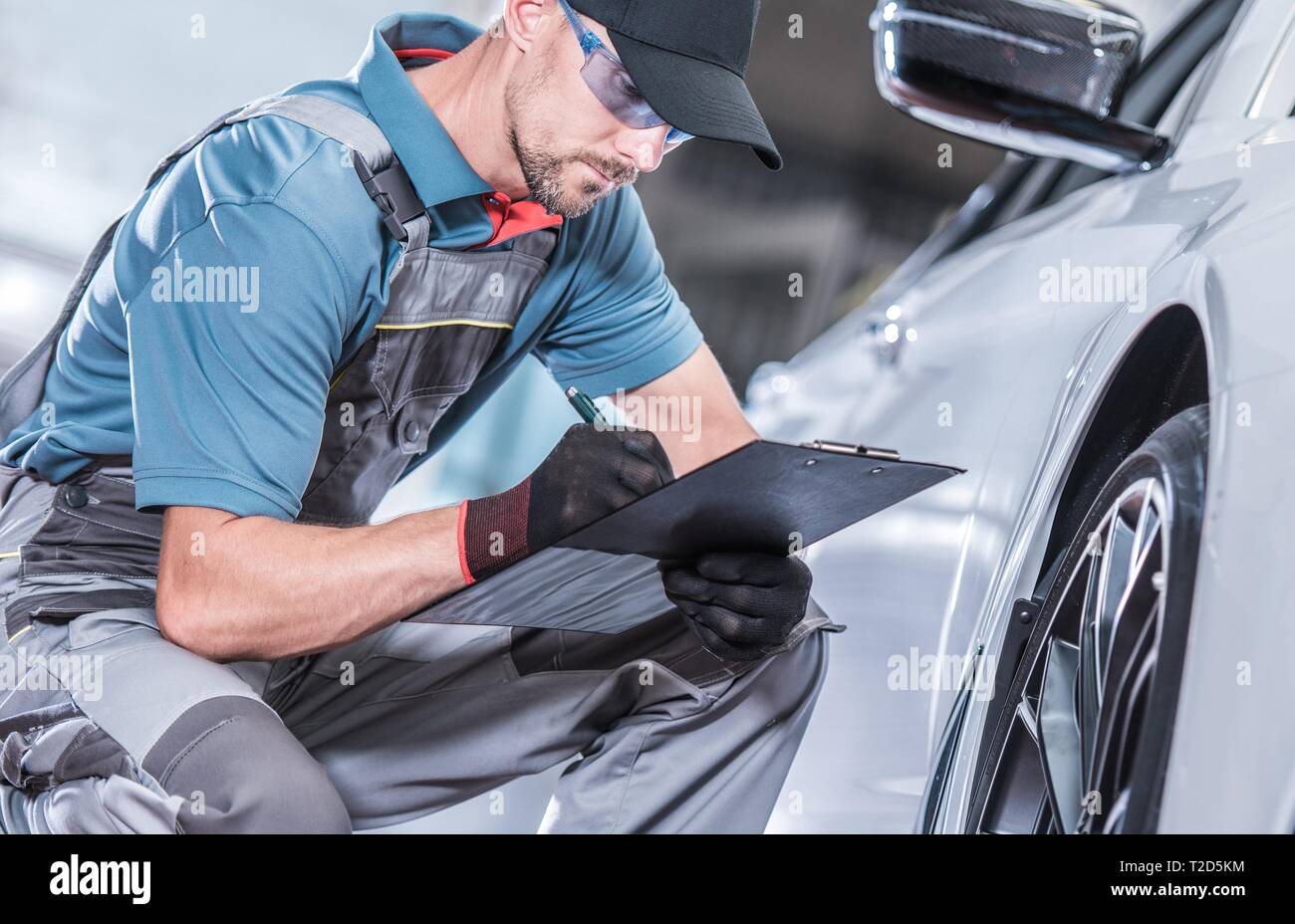 Serviced repair hi-res stock photography and images - Alamy
