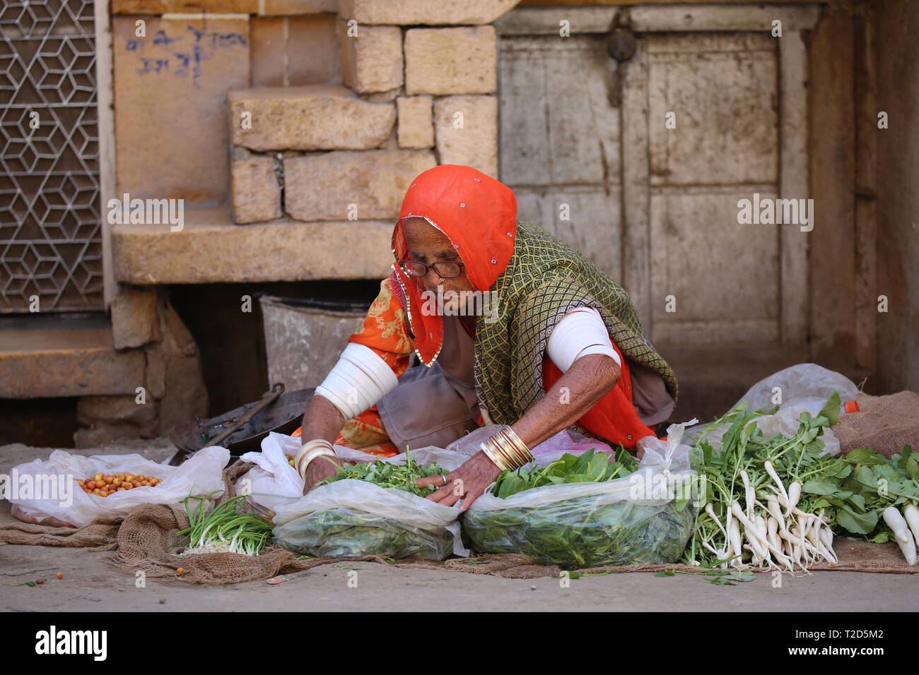 Indian old man and girl hi-res stock photography and images - Alamy