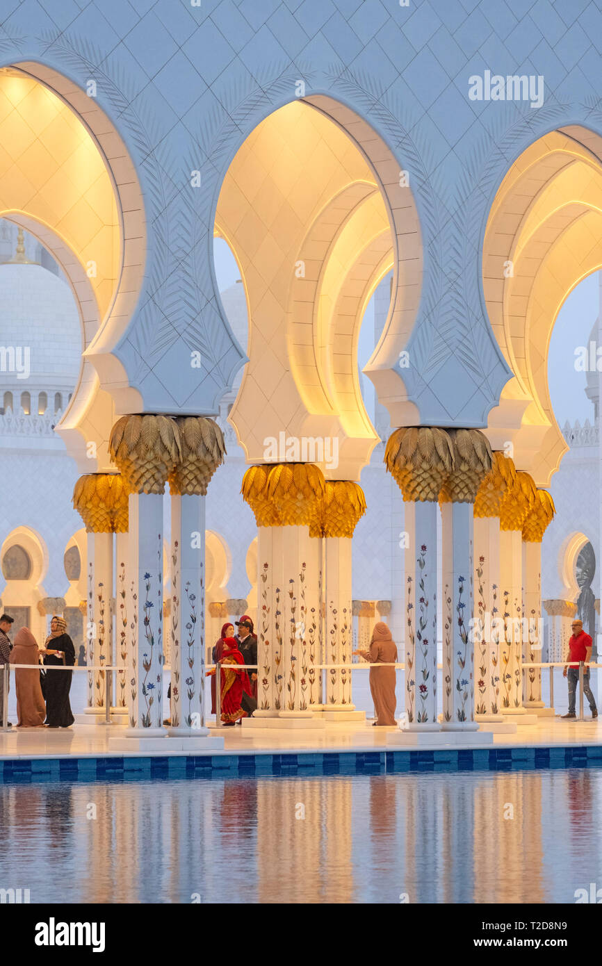 Sheikh Zayed Grand Mosque, Abu Dhabi, United Arab Emirates Stock Photo