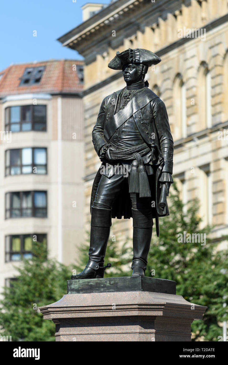 Berlin. Germany. Bronze statue of Hans Karl von Winterfeldt (1707-1757), Prussian General, on Zietenplatz.  Hans Carl von Winterfeldt, Generalleutnant Stock Photo