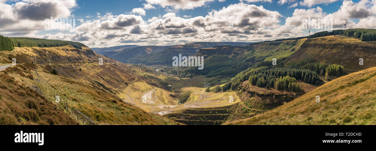 Rhondda cynon taf mountain hires stock photography and images Alamy