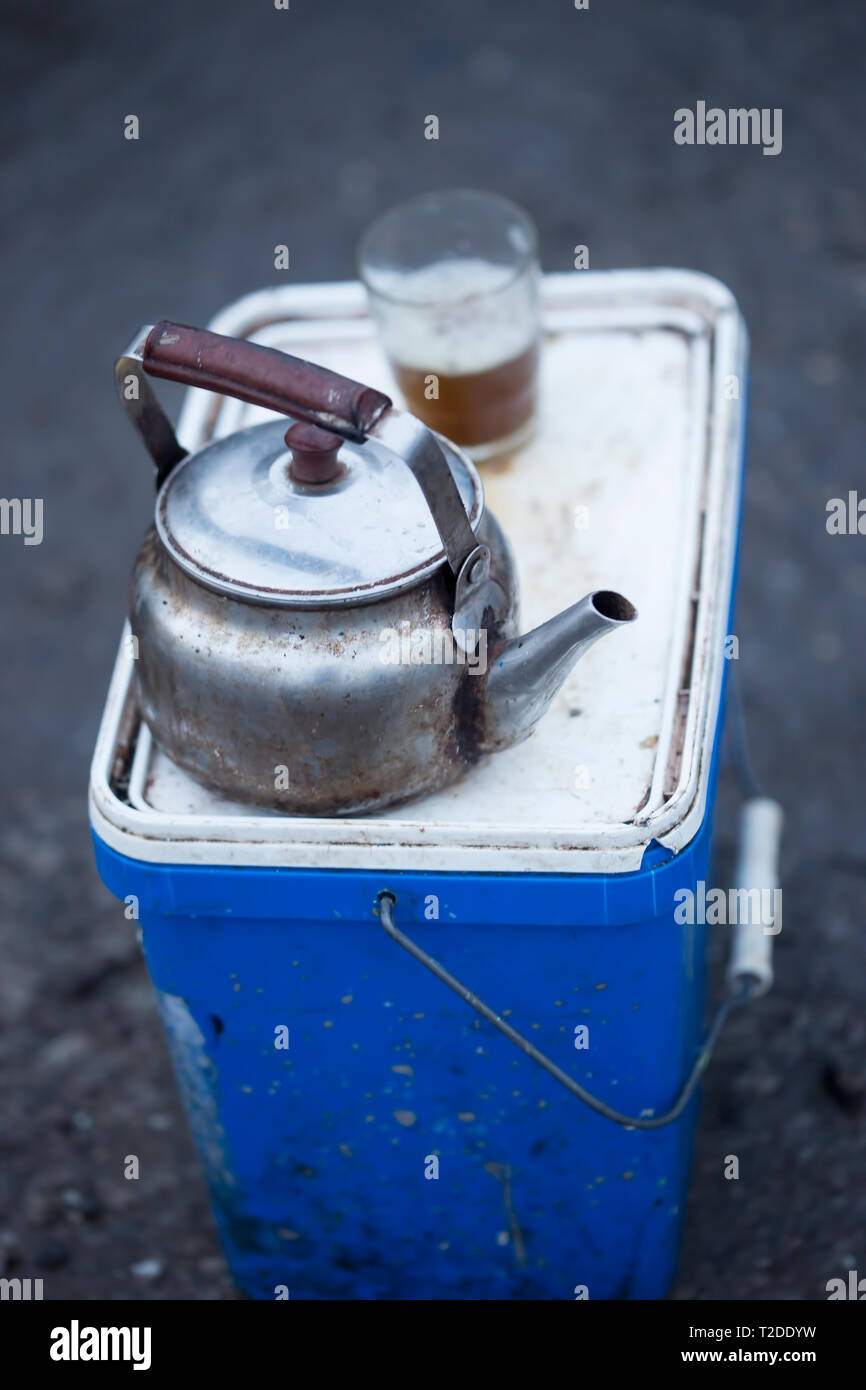 Arabic Kettle High Resolution Stock Photography and Images Alamy